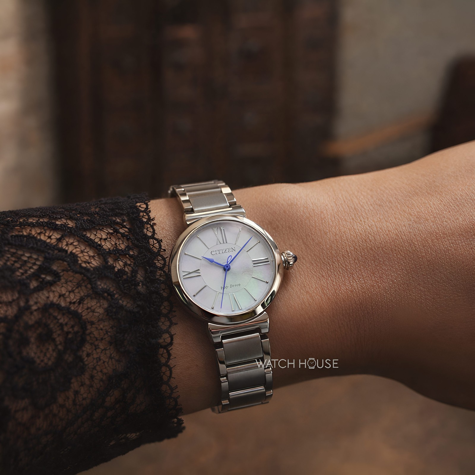 Citizen Eco Drive Damenuhr EM1070-83A Weiß Diamanten