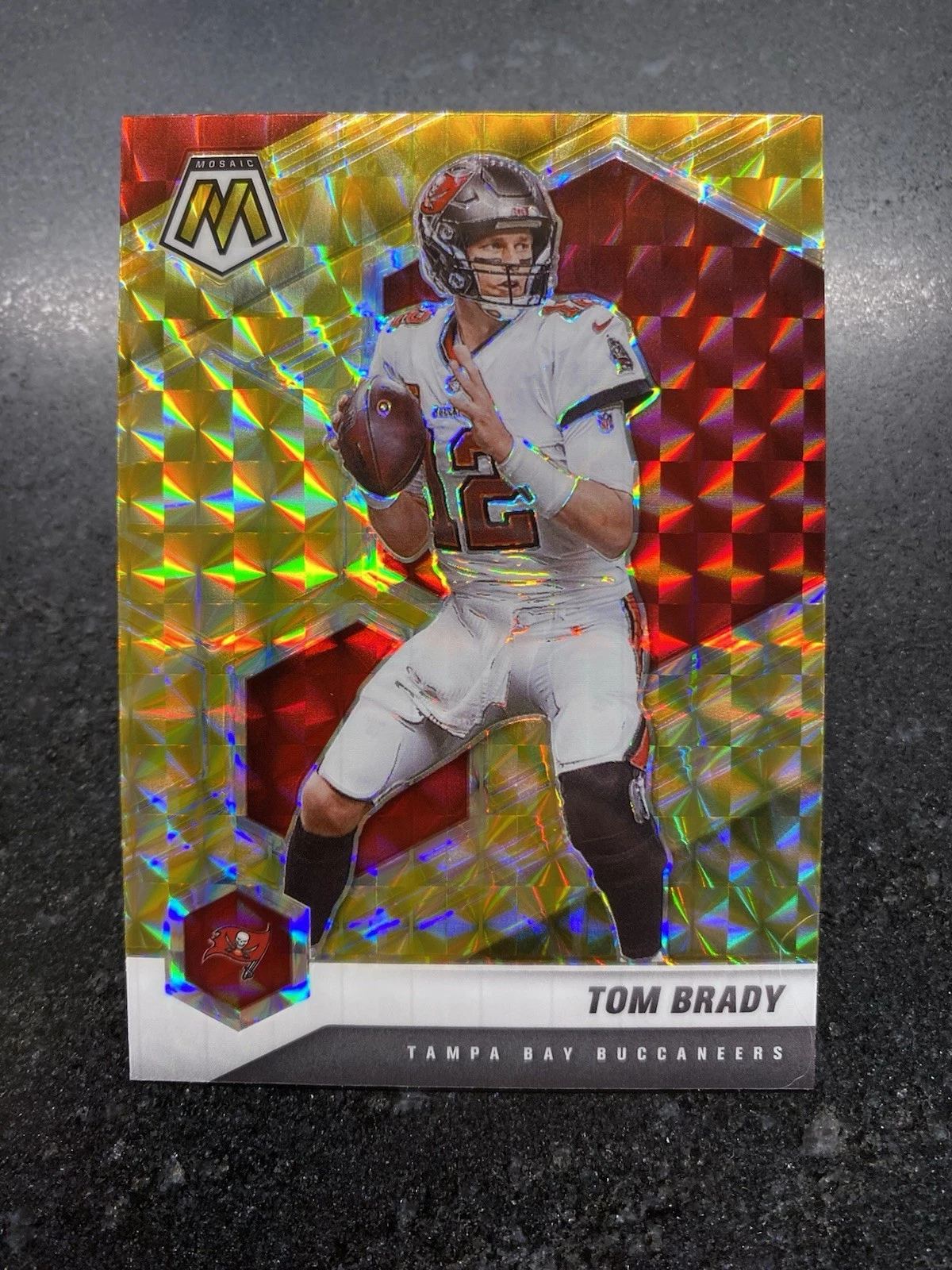 2021 Panini Mosaic - Tom Brady #186 Reactive Yellow Prizm - Super Bowl Year