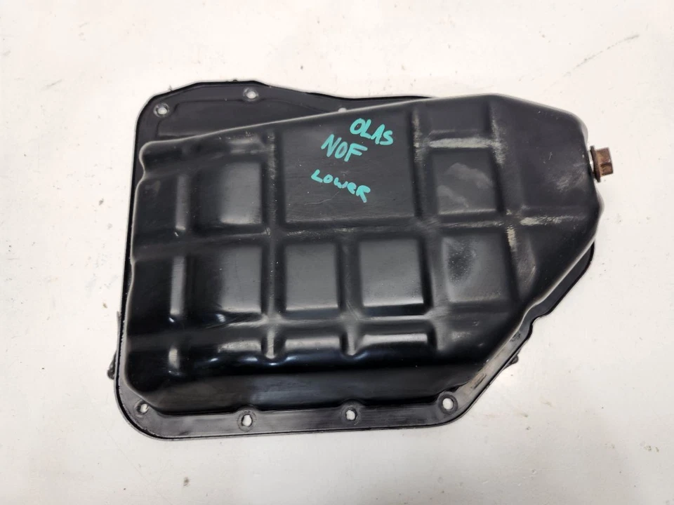 2010-12 Hyundai Santa Fe (3.5L / AT) Lower Oil Pan  - Image 2 of 4