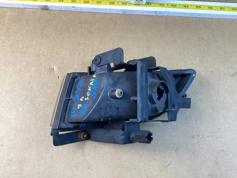 Luz antiniebla delantera derecha del lado del pasajero Hyundai Sonata 2006-2008 92202-3K0 OEM Foto 3 de 4