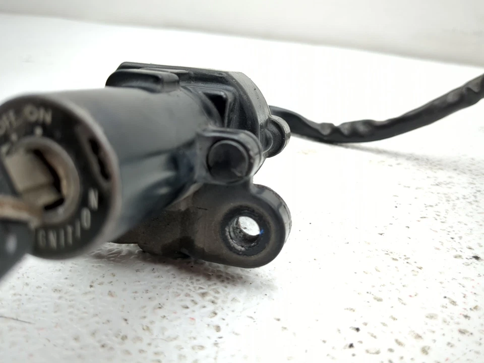 06-08 Yamaha YZF-R6S YZF R6 Lock Set Ignition Switch And Two Keys - Image 4 of 4