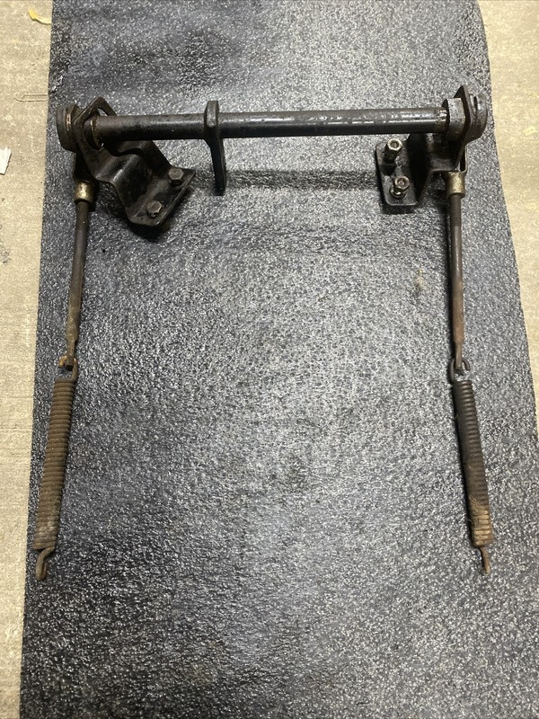 Cub Cadet 1340 1440 1541 1641 1861 1862 1863 1864 1882 Brake Rockshaft Assembly