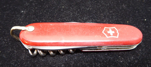 1960's Victorinox / Victoria 84mm Swiss Army Knife Model 0.3603 with Bail