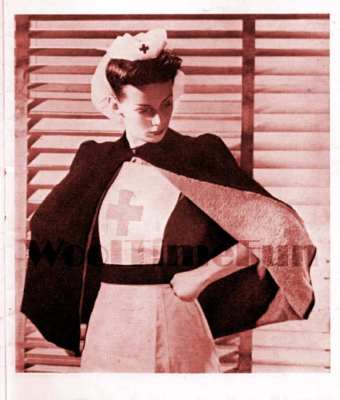 Strickmuster Vintage Damen Cape/Mantel. Doppellagig für Wärme. Garn 4fädig.
