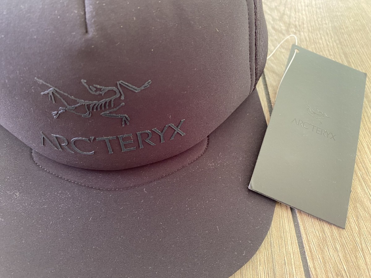 ARCTERYX Logo Flat Brim Trucker Hat Black on Black Mesh Cap