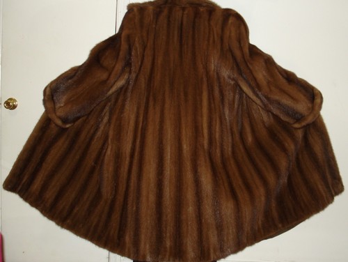 Cappotto pelliccia visone mogano Revillon taglia 20-22 SPEDIZIONE GRATUITA ottime condizioni - Foto 1 di 7