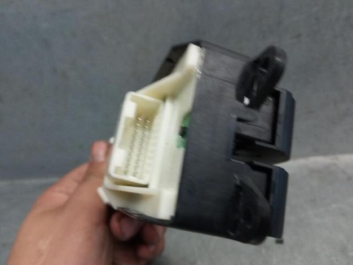 8404060160 mando elevalunas delantero izquierdo para LEXUS CT (ZWA10 ) 5601250 - Imagen 2 de 3