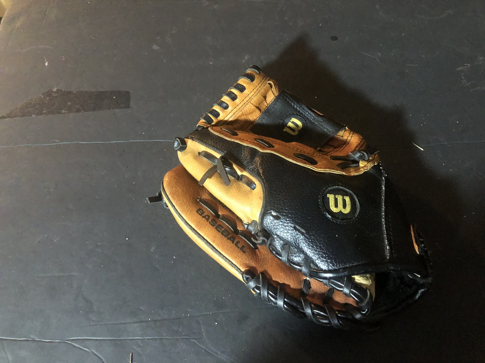 Wilson A2451 Youth 11" Brown Black Leather LHT Baseball Glov