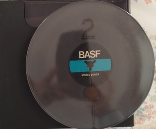 REEL TO REEL TAPE BASF ONE HOLE BLANK EXCELLENT SHAPE IN HARD PLASTIC COVER VG