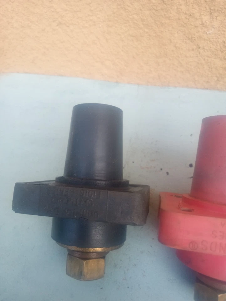 Crouse Hinds E1016 Series Panel Mount Generator Plug In Connector With Covers... - Image 4 of 4