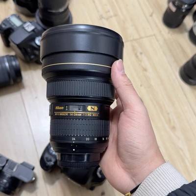 Nikon AF-S Nikkor 14-24mm f/2.8G Ed Lens with Front/Rear Caps for Nikon- 95% New