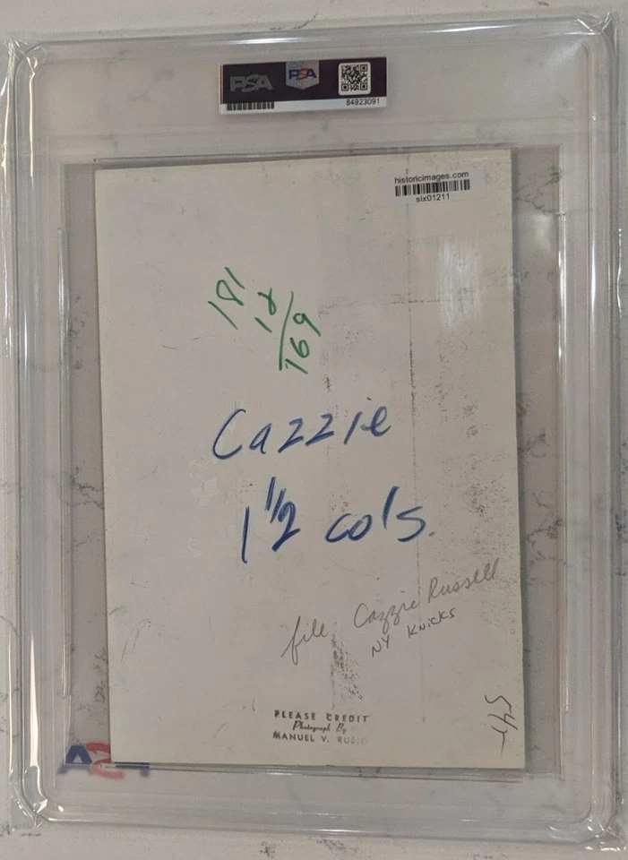 Elgin Baylor defiende a Cazzie Russell Auténtico PSA Tipo 1 8x10 foto original años 60 Foto 4 de 4