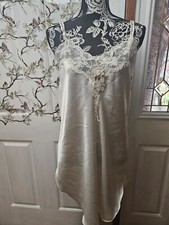 SIZE M CINEMA EXOILE Ivory Lace Chemise INVPV1579