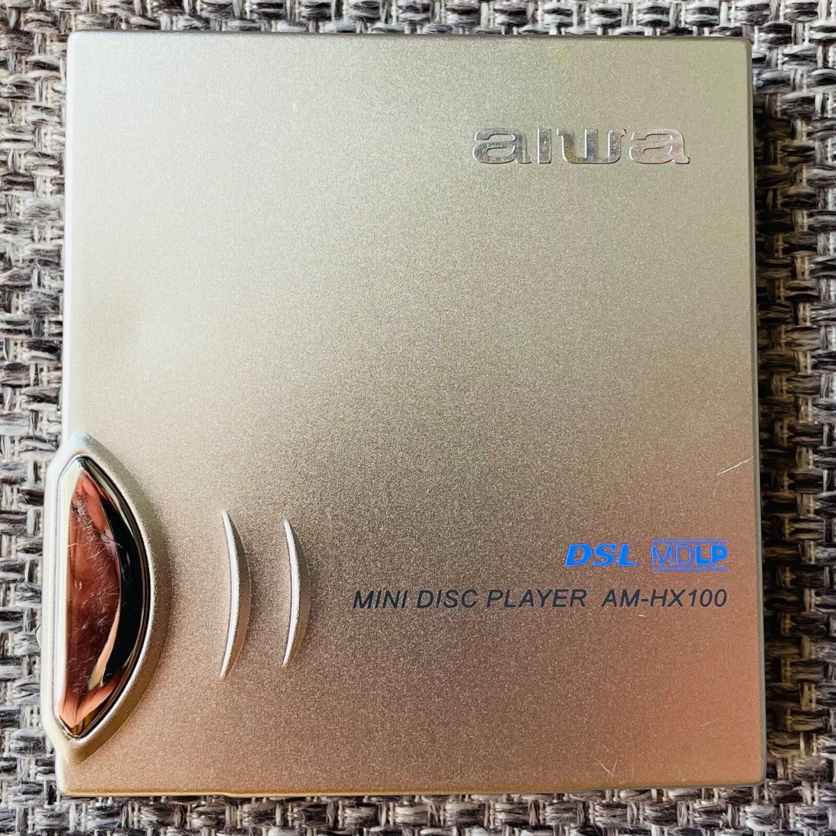 ポータブルプレーヤー aiwa AM-HX100 Aiwa AM-HX100 Portable MD Player Remote Earphones MDLP