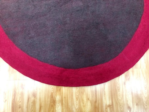 120 CM Handmade Felted Plain Mat - Round Plain Mat - Gray And Maroon Mat - Picture 4 of 5