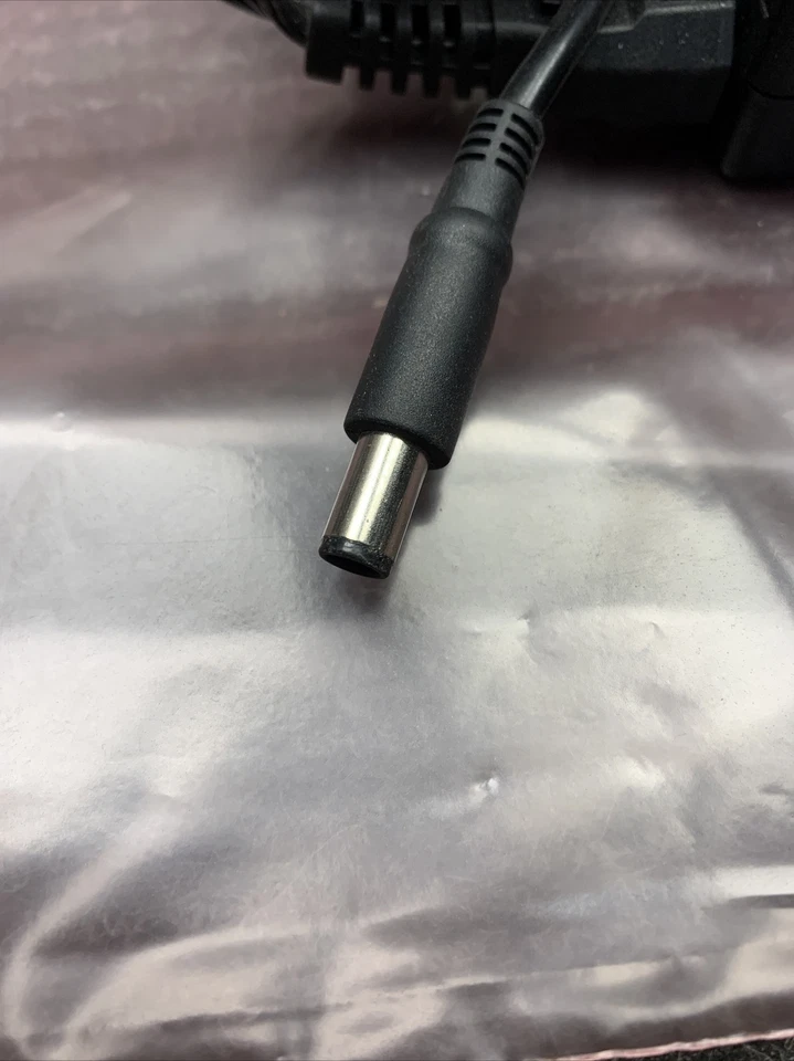 Cargador adaptador de CA Dell AA90PM111 - 19,5 V - 4,62 A usado Foto 3 de 4