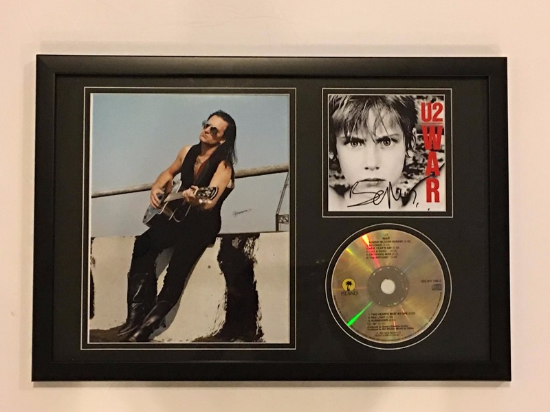 BONO SIGNED FRAMED 12X18 "WAR" CD & PHOTO DISPLAY U2 LEGEND PROOF JSA LOA