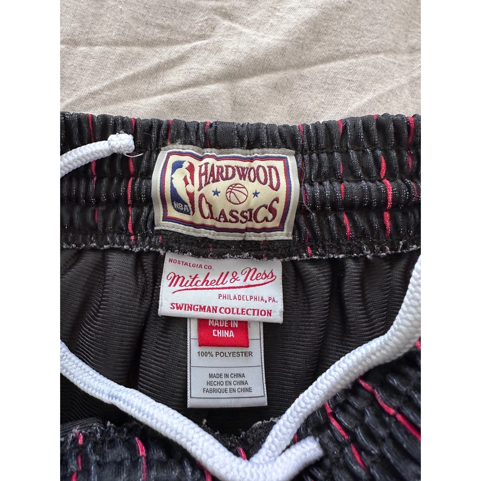 Pantalones cortos de baloncesto Mitchell & Ness Hardwood Classics para hombre Chicago Bulls Foto 3 de 4