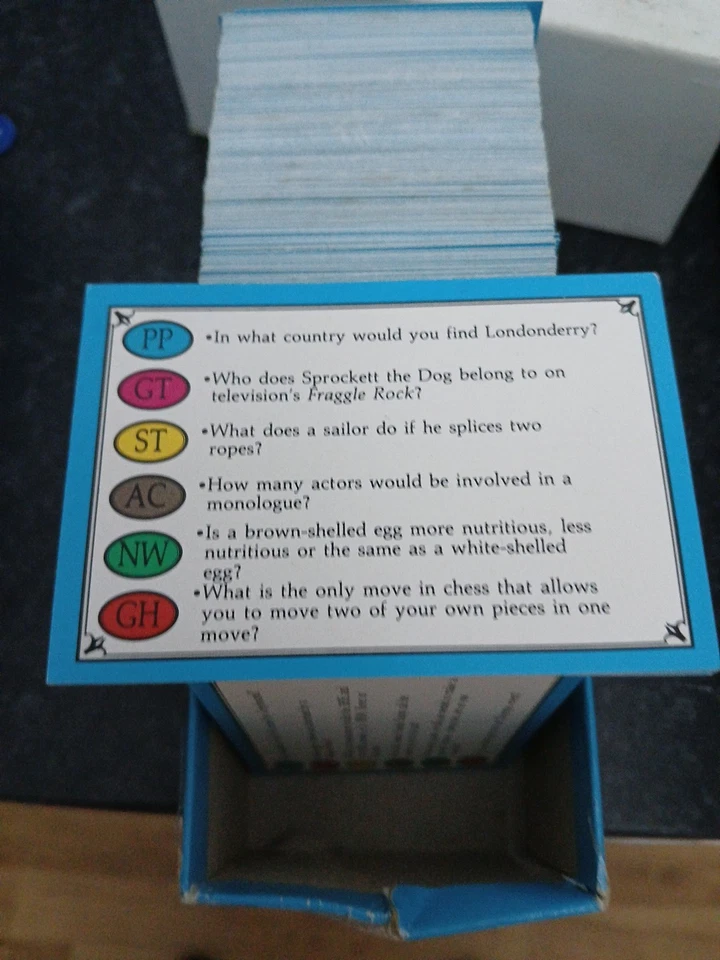 YOUNG PLAYERS  EDITION TRIVIAL PURSUIT CARDS - Additional 500 Spare Cards - Image 4 of 4