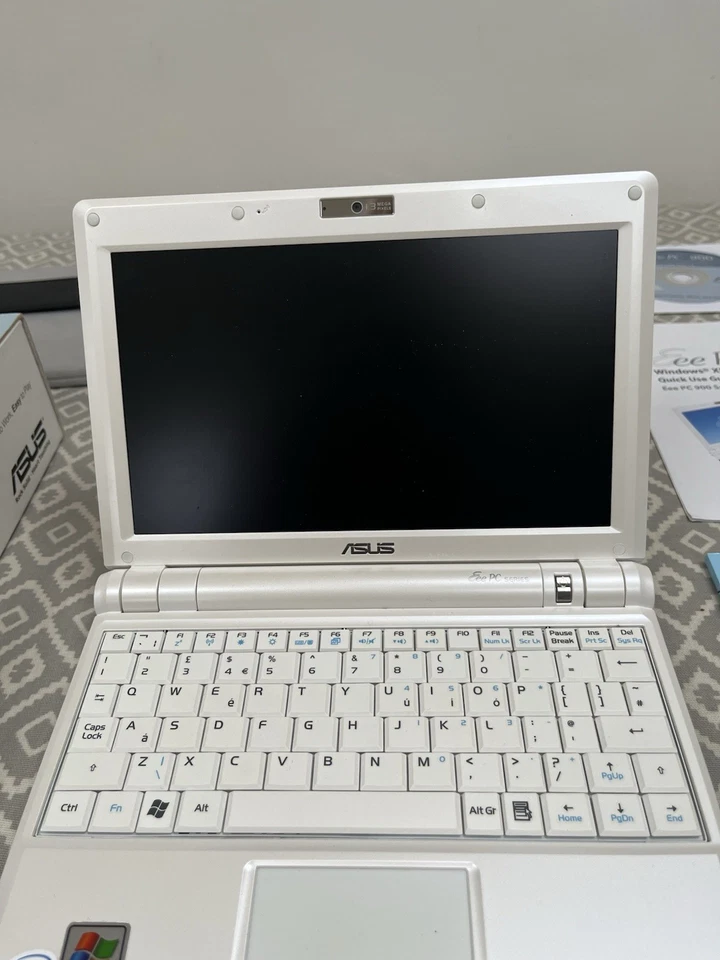 Eee PC 900 Windows XP White 12GB SSD 1GB DDR Intel Mobile Camera Ethernet Boxed - Image 4 of 4