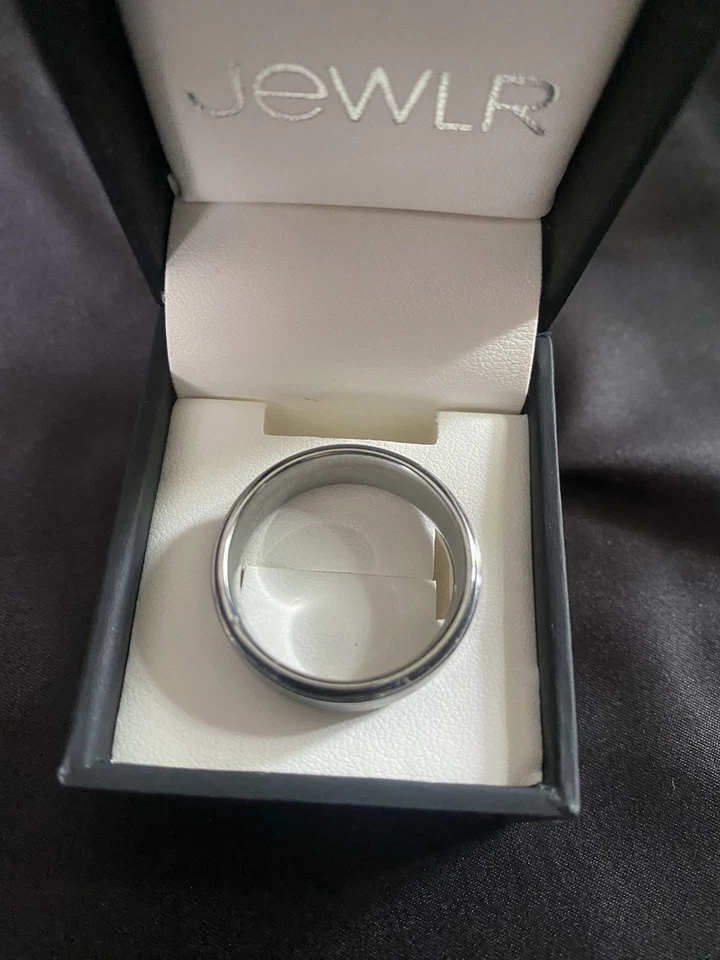 Jewlr Brushed Tungsten Mens  Comfort Fit Wedding Band Size 11 - 6mm - Image 2 of 3