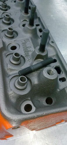 Pair 3998993 SBC 1973-74 350 Chevy Cylinder Heads 2.02/1.6 valves - Picture 5 of 10