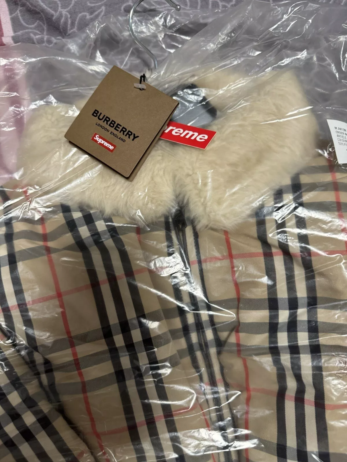 Supreme Burberry Shearling Collar Down Puffer Jacket   XL   Neuf / très rare