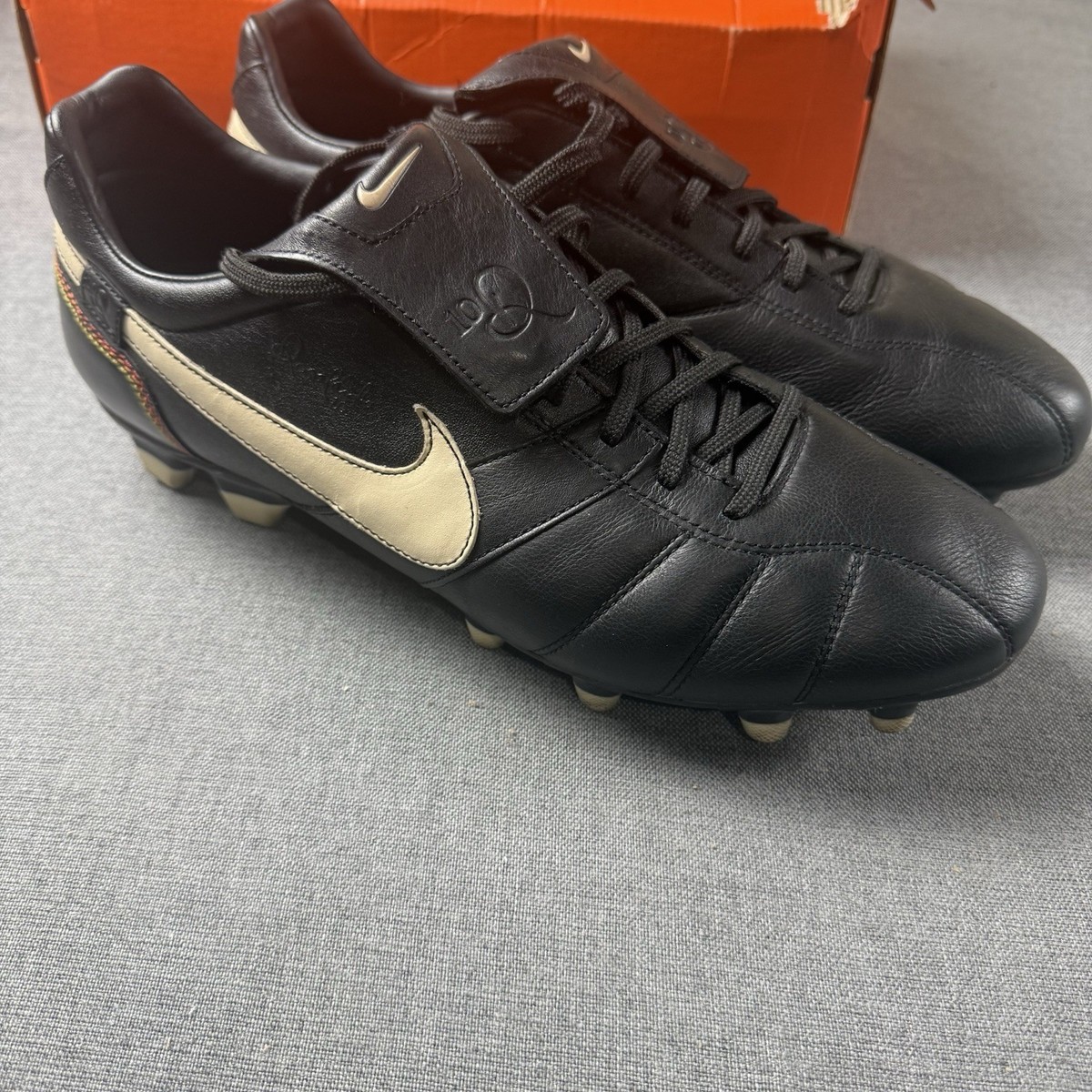 NIKE TIEMPO R10 RONALDINHO FG US Size 12 CLEATS 315357-027
