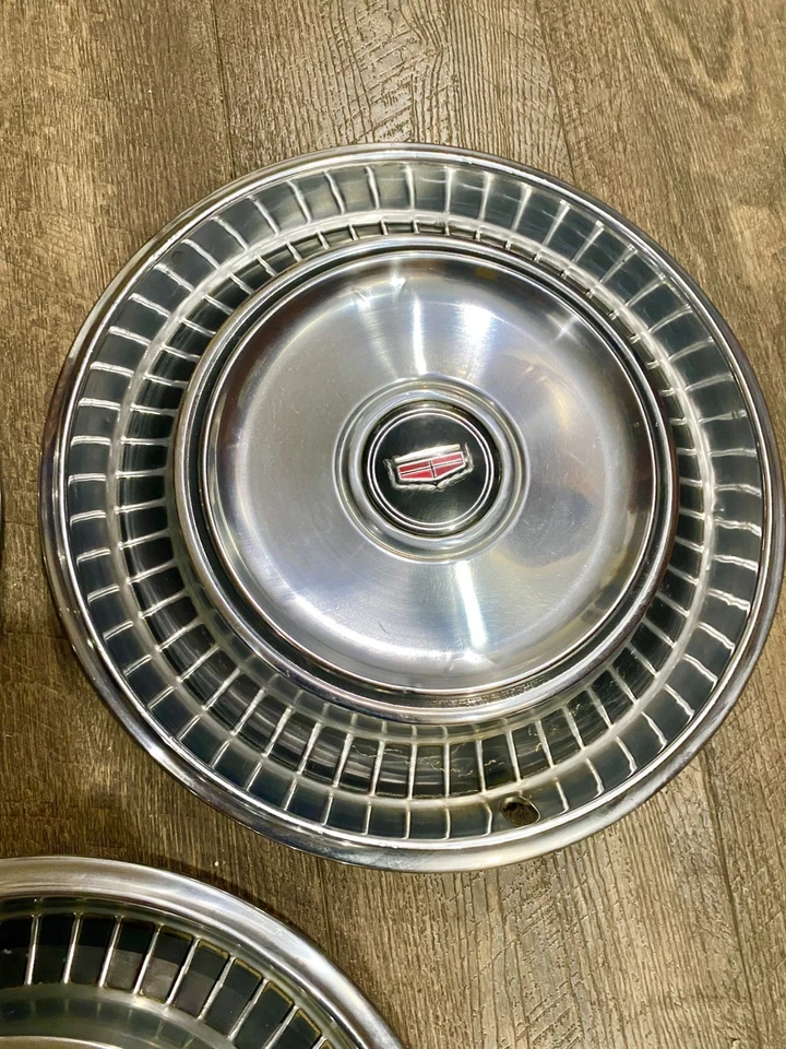 Mercury Comet 14 英寸轮毂盖 71 72 73 74 漂亮 3 个总盖轮毂盖 — 第 4/4 张图片