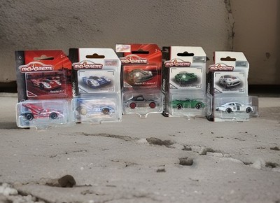 Majorette Premium Cars Porsche 911 Carrera S, Panamera Turbo, Porsche 917 Konvol