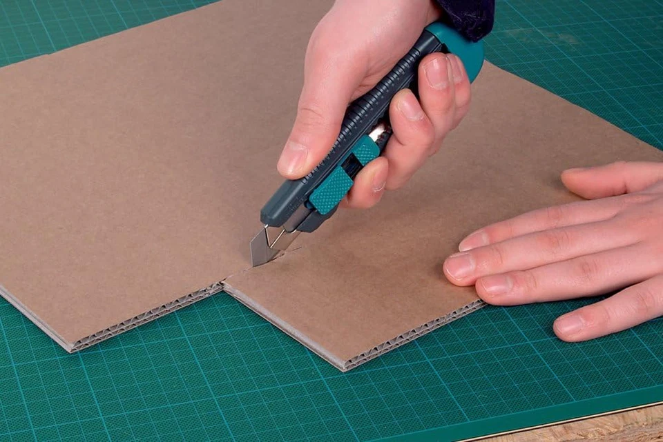 Cutter Con Lama a Spezzare Standard Da 18 Mm I 4146000 I Cutter in Plastica Con - Immagine 2 di 4