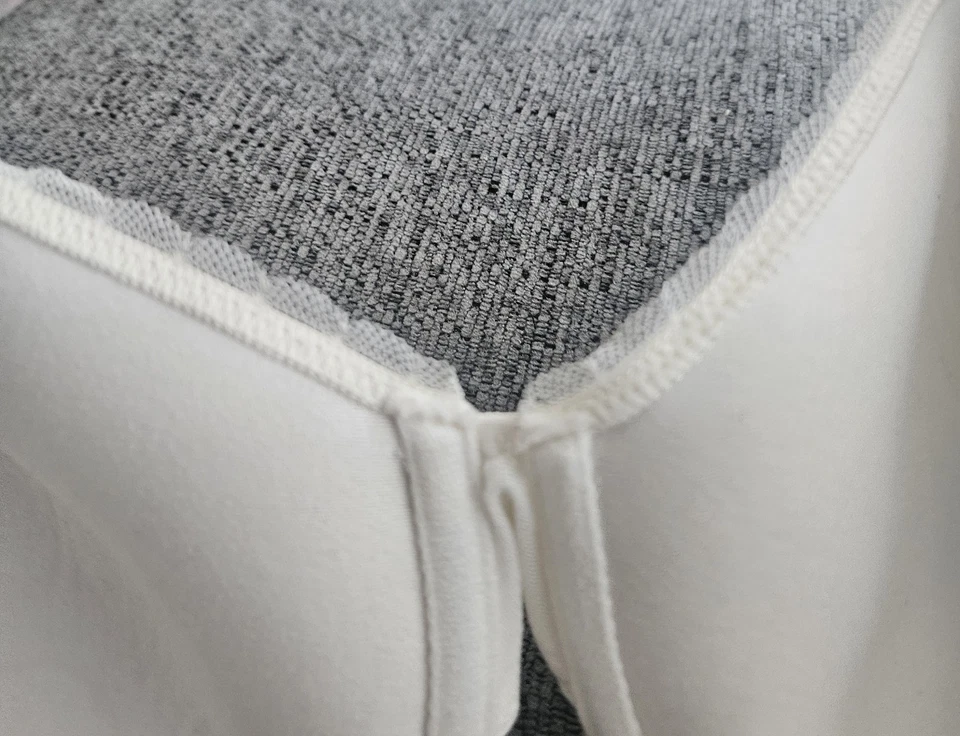 Sujetador Pearl By Venus Off White Detalle Encaje Cobertura Completa Emblema Dorado 38DDD Foto 3 de 4