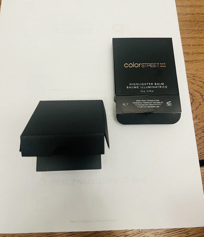 Color Street Highlighter Balm with Mirror Compact - Image 3 of 3