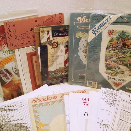 Lot of 20 Art Craft Needlework Sewing Counted Embroidery Quilt Applique Patterns - Picture 3 of 17
