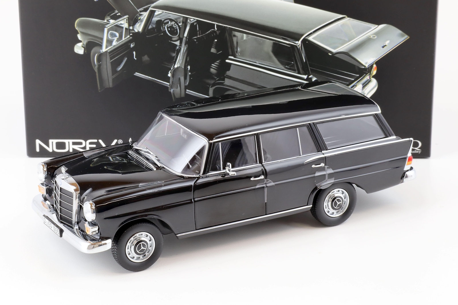 1:18 Norev Mercedes 200 Universal 1966 Black