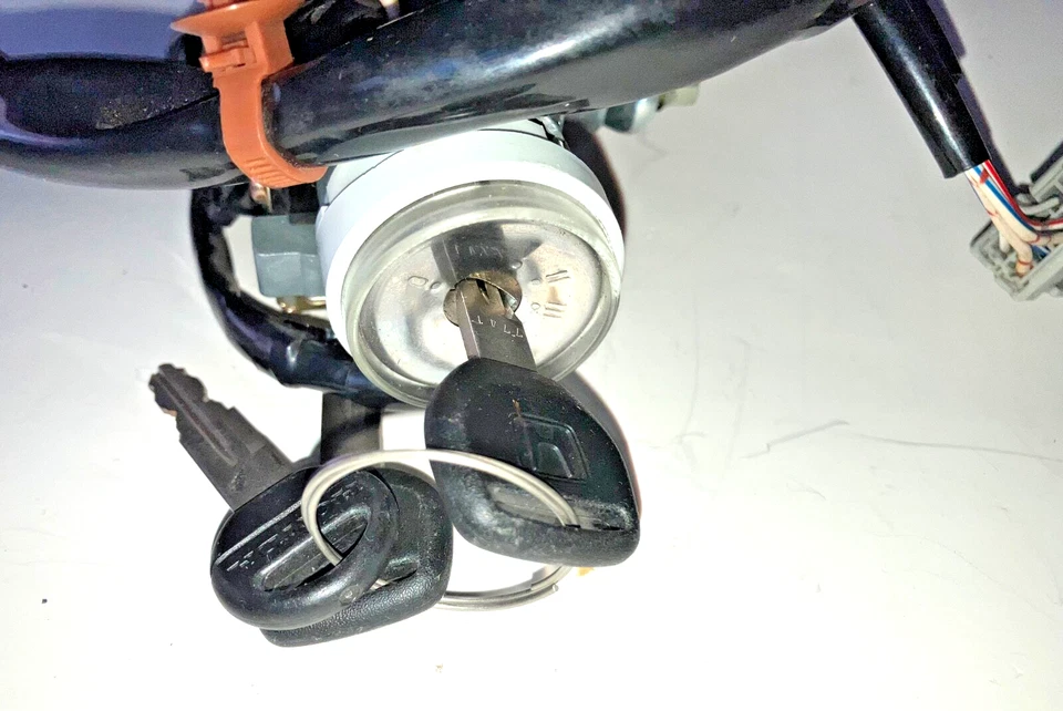 Подлинный цилиндр замка зажигания Honda 3 ключа SM5-72 Honda Accord 1990 91 92 93 новый из старых запасов - Изображение 4 из 4