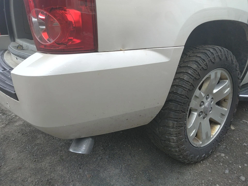 08 GMC YUKON Rear Bumper white Diamond Tricoatpaint Code=98u Foto 2 de 4