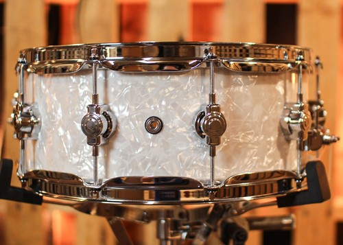 DW Performance White Marine Pearl Snare Drum - 5.5x14 - Picture 3 of 6