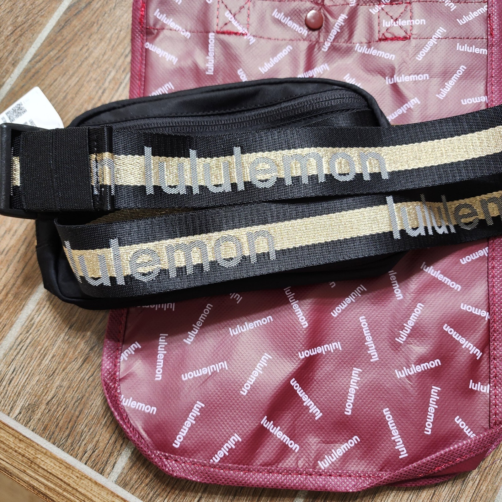 Lululemon Everywhere Belt Bag 1L 💛 Black Gold 💛 Vapor Wordmark NWT ⚡ eBay