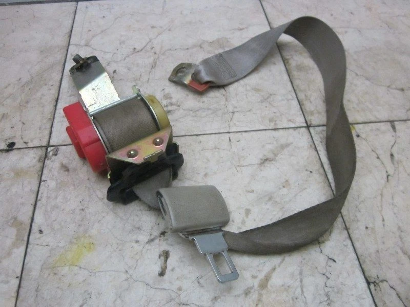 Cinturón de seguridad Eldorado 1998 2002 Cadillac lado izquierdo del conductor trasero OEM Foto 2 de 4