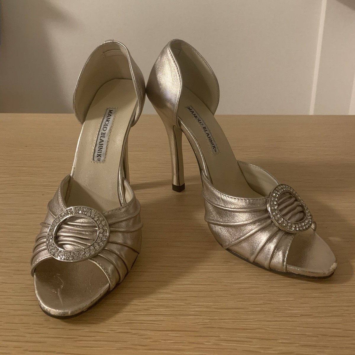 新品同様 【MANOLO BLAHNIK】　ビジュー　パンプス　SEDARABY NEW Manolo Blahnik Sedaraby D'Orsay Silver (Size 36) | eBay