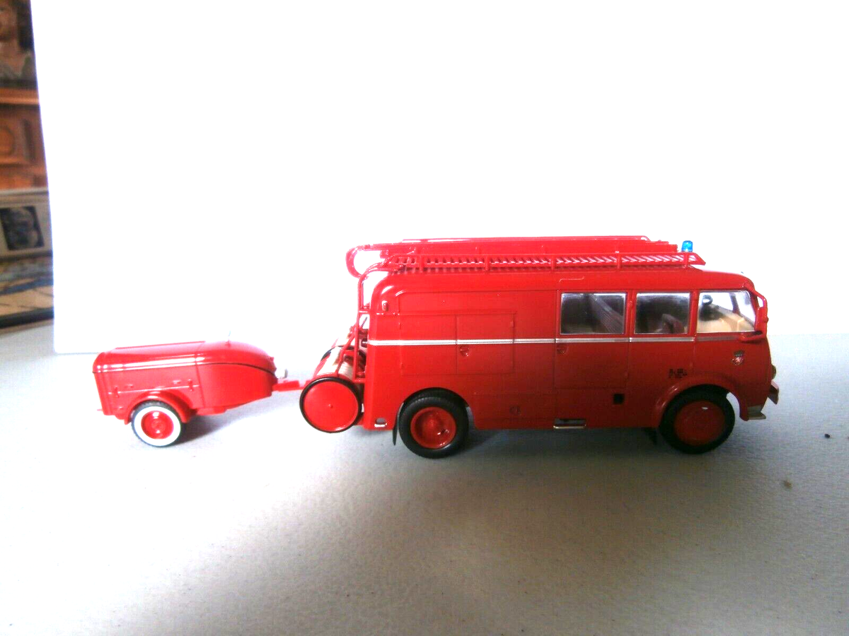 IXO 1/43 - Pompiers 34 - Berliet GAK 17 fourgon pompe Pompiers de Paris