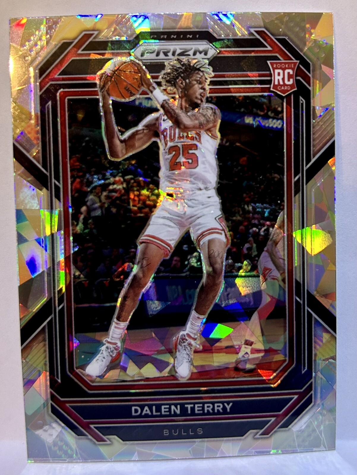 2022-23 Panini Prizm Dalen Terry Cracked Ice Prizm Rookie #240 Chicago Bulls RC