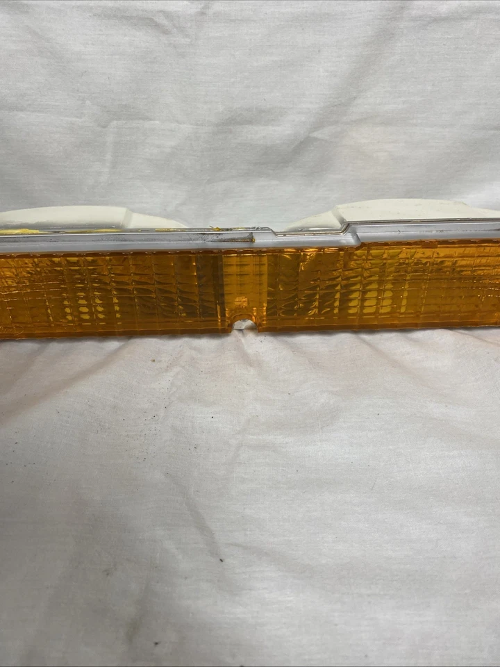 1979 1980 1981 1982 1983 Ford Fairmont ou Mercury Zephyr lâmpada de estacionamento - passageiros - Imagem 4 de 4