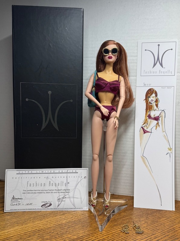2005 Integrity Toys/Fashion Royalty  'Skin Is In Kyori Sato’ - #91061 - Complete