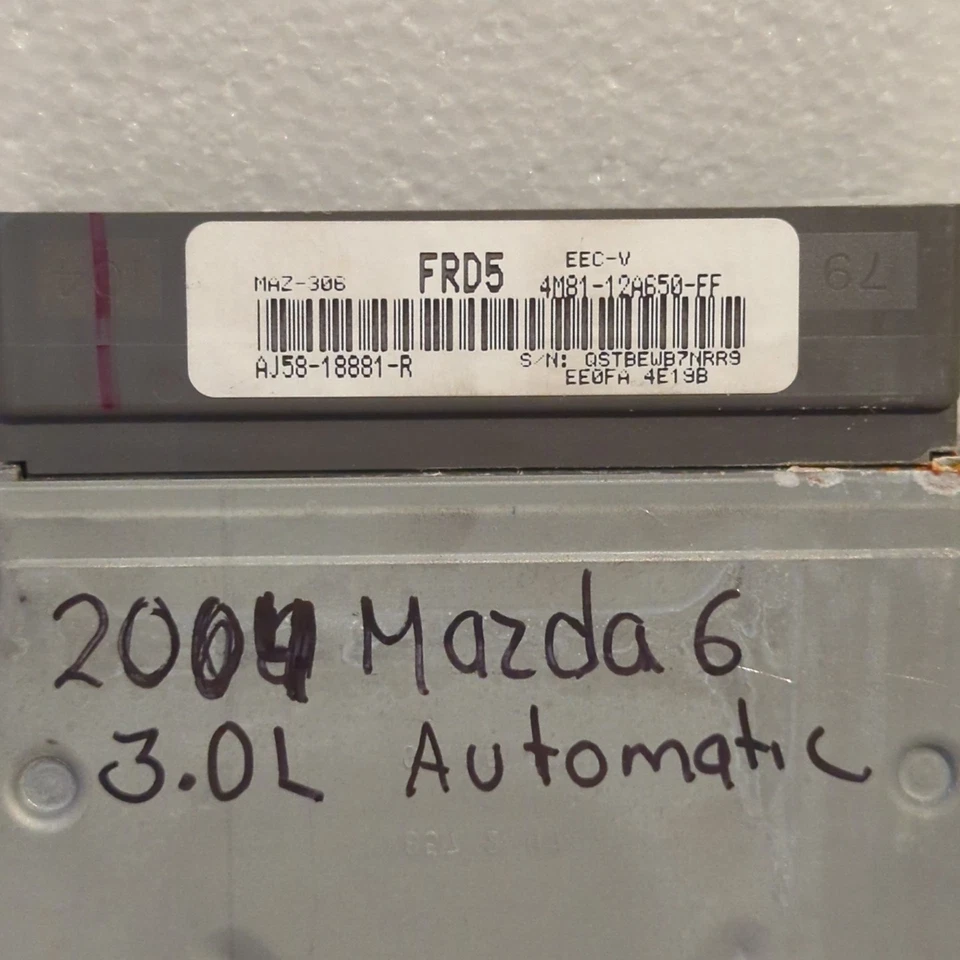 Mazda 6 2004 3,0 L AT ECU motor módulo de control informático ECM 4M81-12A650-EF Foto 3 de 4