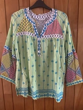 New John Mark Women's Plus Top Blouse M Green Embroidered Pullover Medium