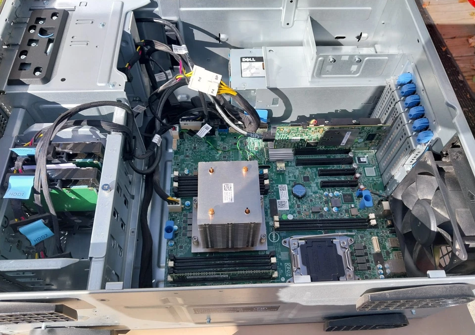 Dell PowerEdge T430 Tower Server Xeon E5-2620V4 2.2 GHz 32 GB Ram 2x 2TB 72K HDD - Image 3 of 4