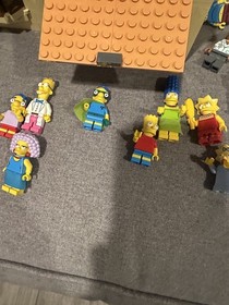 Lego Simpsons Lot Playset with Kwik E Mart pieces, (Pls read description)