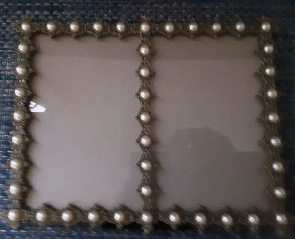 Marco de fotos doble de metal ornamentado perla blanca sintética tono plata 9x7" Foto 2 de 4